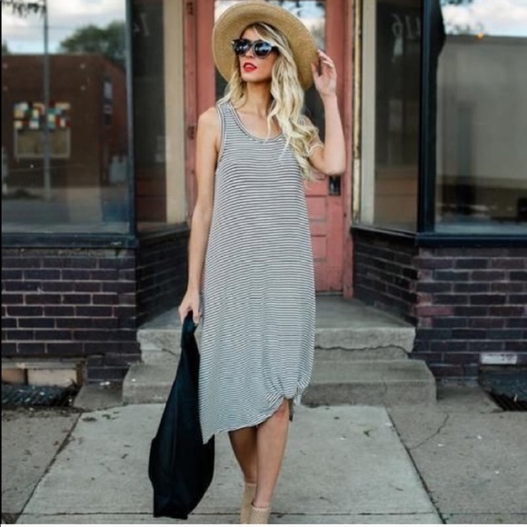 Vici Dresses & Skirts - Vici striped dress